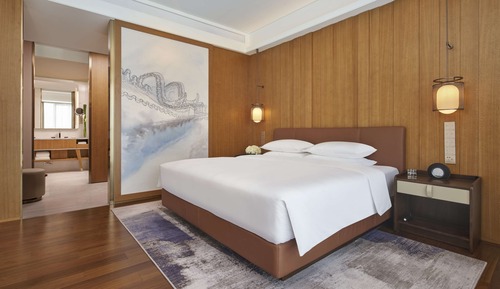 Deluxe Suite (Regency)