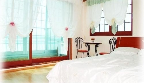 Room (Ocean 5 (Pet Companion))