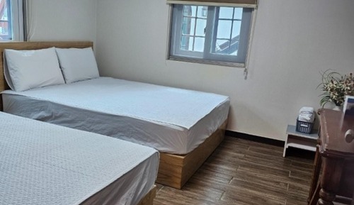 Room (102(Unshared House))