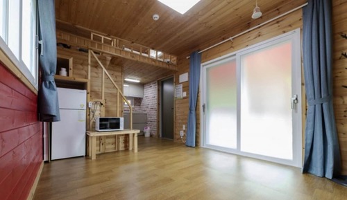 Room (Red (duplex))