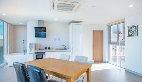 Room (Mint 302 (twin bed))