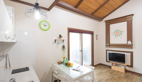 Room (Unshared House 2)