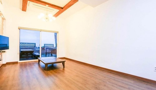 Room (B 101)