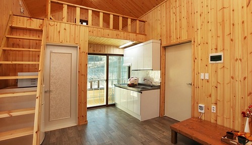 Room (Star (duplex))