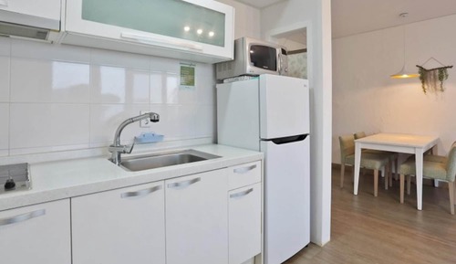 Room (Crete (1F))