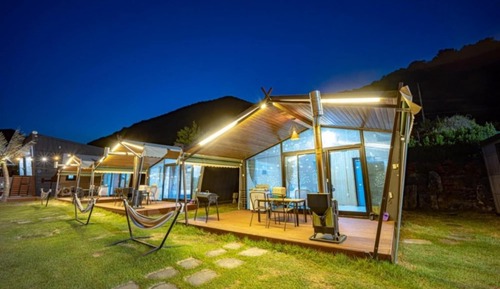 Room (Glamping 10 (Sink/shower side))