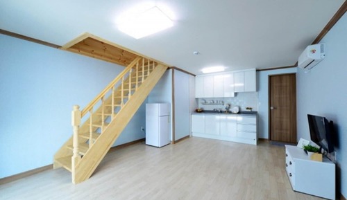 Room (Main Building (A Building 104 Duplex))