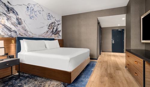Standard Room, 1 King Bed, Accessible, Non Smoking (Communications)