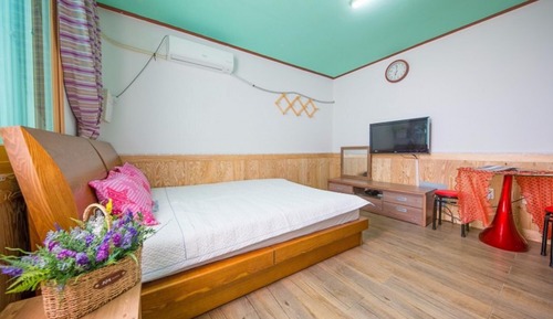 Room (405 (23m beds))