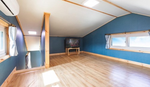 Room (Unshared House)