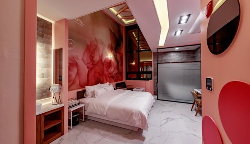 Room (BATH 210)
