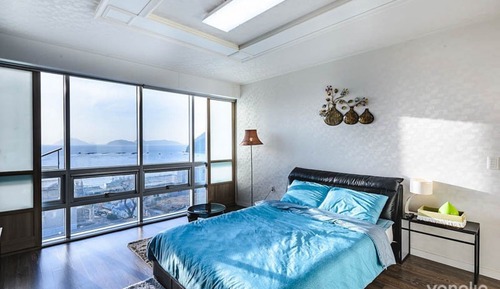 Room (Room 204 (spa))