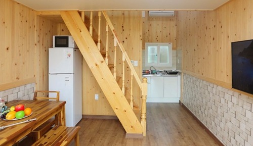 Room (Room 1)