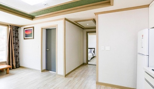 Room (66 - 2)