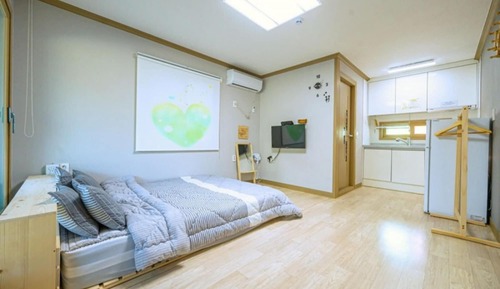 Room (Lemon balm)