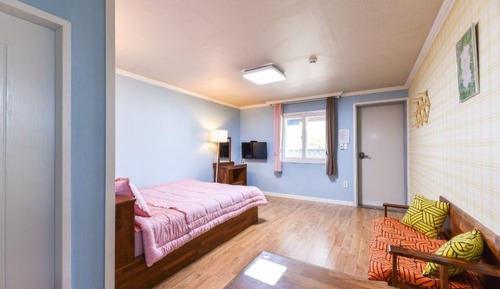 Room (Down Town 205)