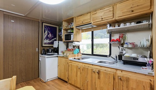 Room (Grass Flower (Camping Trailer Unshare)