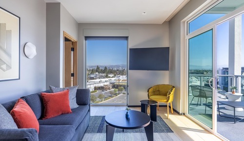 Premium Suite, 1 King Bed, Balcony