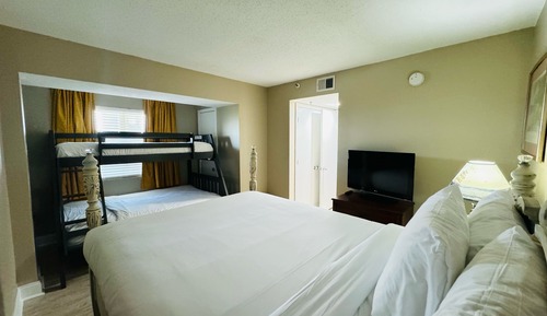 Signature Condo, 2 Bedrooms, Balcony, Ocean View