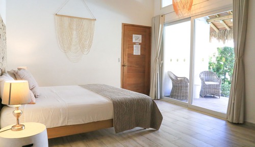 Deluxe Double Room, Poolside