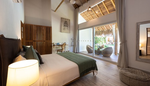 Exclusive Double Room, Bathtub, Poolside