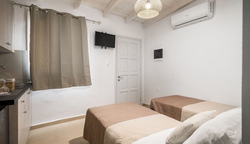 Studio, Ground Floor