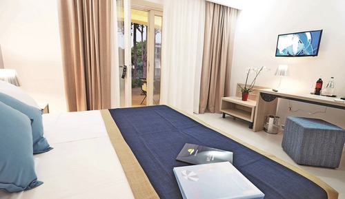 Junior Double Room, Jetted Tub