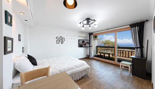 Basic Room, 1 Bedroom (Jasmine 202(Ocean View))