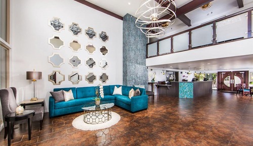 Luxury Condo, 1 King Bed with Sofa bed