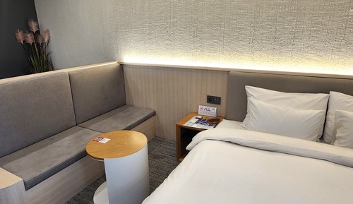 [LONGSTAY PRESENT PKG] Deluxe Double Terrace - Keyring+Drink (1 of Americano,Iced tea,Beer,Makgeoli)