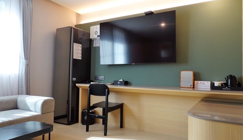 [LONGSTAY PRESENT PKG] Korean-Style(Ondol) Family Room with Hotel Key Ring and 1 Welcome Drink