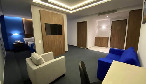 Suite, 1 King Bed, Non Smoking