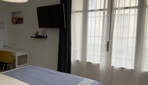 Superior Double Room, Private Bathroom (Mostaza)