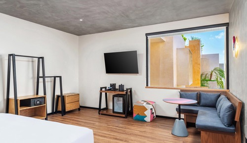 Suite, 1 Bedroom, Non Smoking (Balcony)