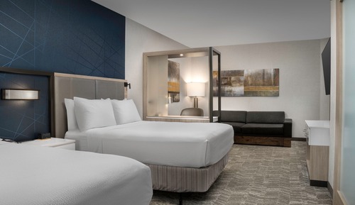 Suite, 2 Queen Beds (Mobility Accessible, Tub)