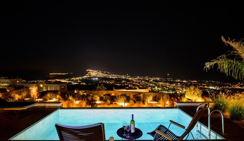 Executive Two Bedroom Suite with Private Heated Pool and Caldera View