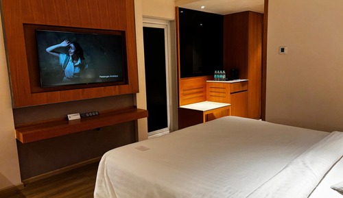 Room, 1 King Bed, Balcony