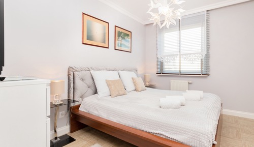 Apartment, 2 Bedrooms, Balcony, Beachside