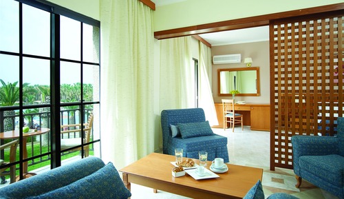 Family Room, Garden View