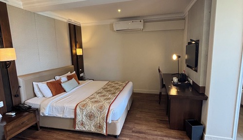 Executive Rooms with Valley View & Balcony