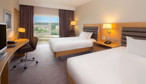 Twin Room (with Shower)