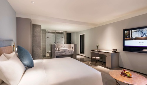 Deluxe Room, 1 King Bed