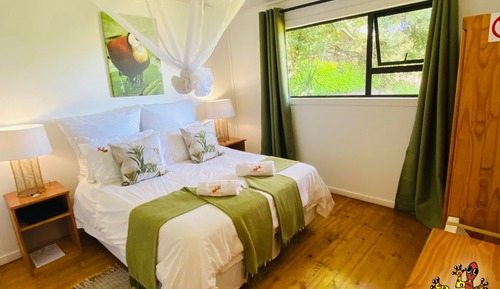 Luxury Cabin, 2 Bedrooms, Ensuite, River View