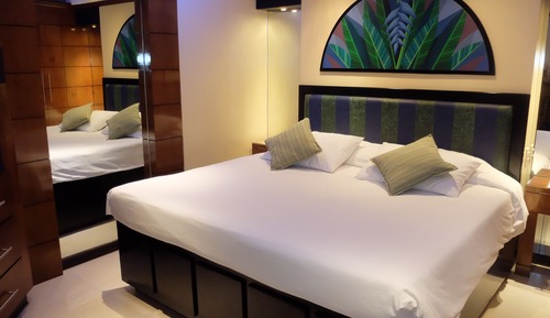 Executive Room (Emperor Bed)