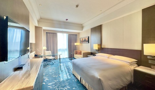 Premier Room, 1 King Bed