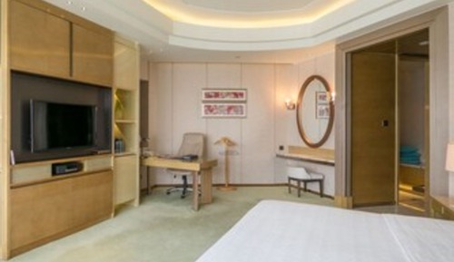 Studio Suite, 1 King Bed, Resort View