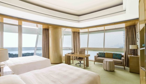 Room, 2 Twin Beds, Lake View