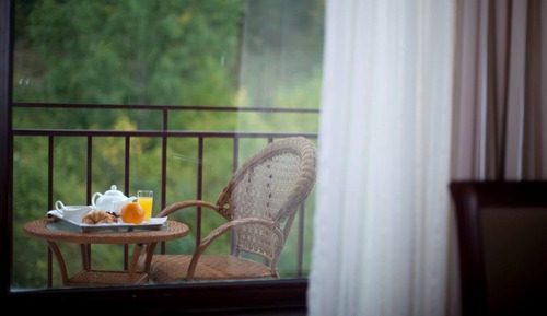 Comfort Room, 1 Queen Bed, Non Smoking, Balcony
