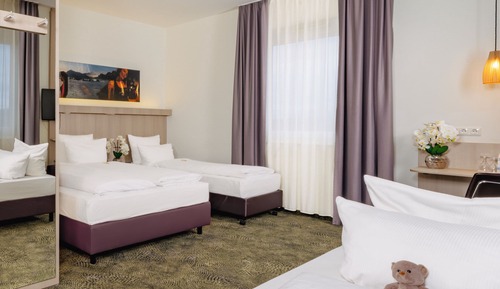 Superior Room, 3 Twin Beds (Cozy Sitting Corner)
