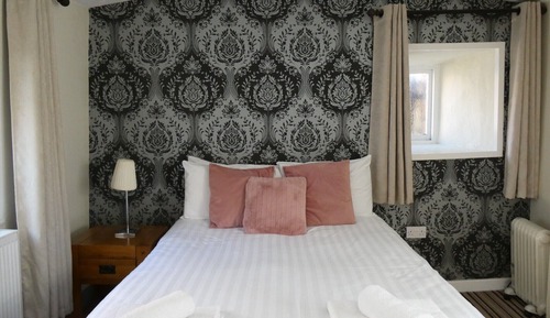 Double Room (Stump Cross)
